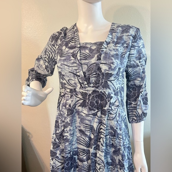 Vivían Liu Loose-Fitting Floral Patterned
Wide-Leg Dress - Picture 8 of 9